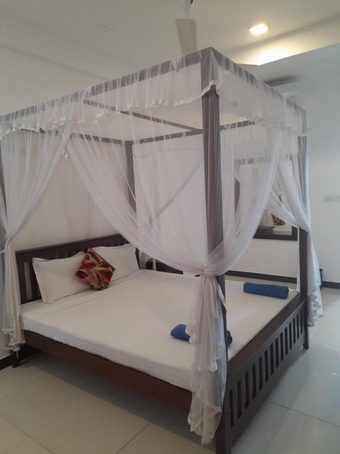 Marine Tourist Guest House At Negombo Beach ภายนอก รูปภาพ